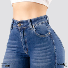 Cargar imagen en el visor de la galería, JEANS MUJER MOM FLARE TIRO ALTO 4951
