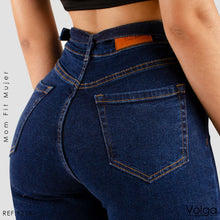 Cargar imagen en el visor de la galería, JEANS MUJER MOM FIT TIRO ALTO CON CORREA 9219
